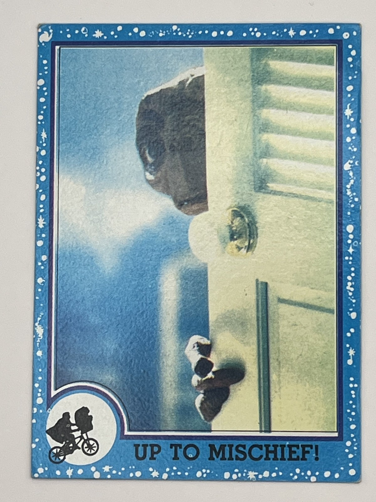 E.T. The Extra-Terrestrial - 1982 Universal Trading Card #23 - Up To Mischief E.T. The Extra-Terrestrial - 1982 Universal Trading Card #23 - Up To Mischief