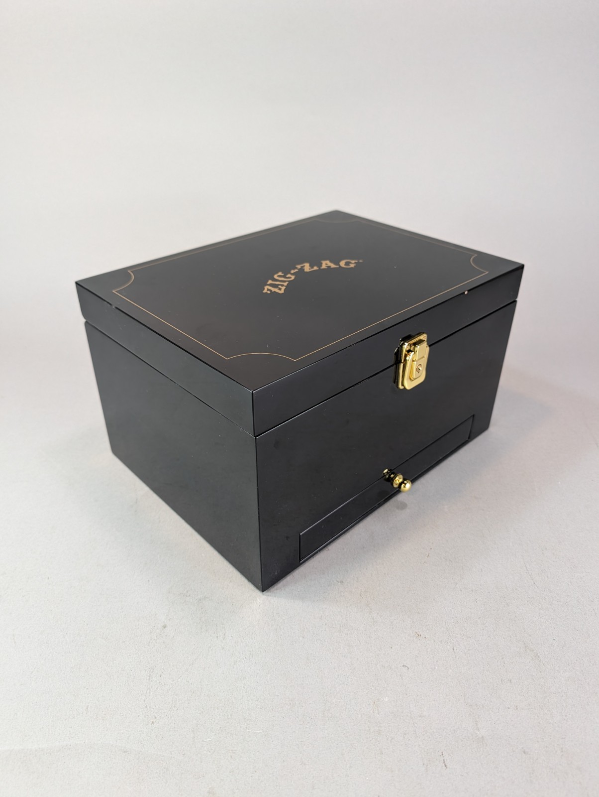 Zig Zag 1k Gold Box Storage BOX ONLY Zig Zag 1k Gold Box Storage BOX ONLY