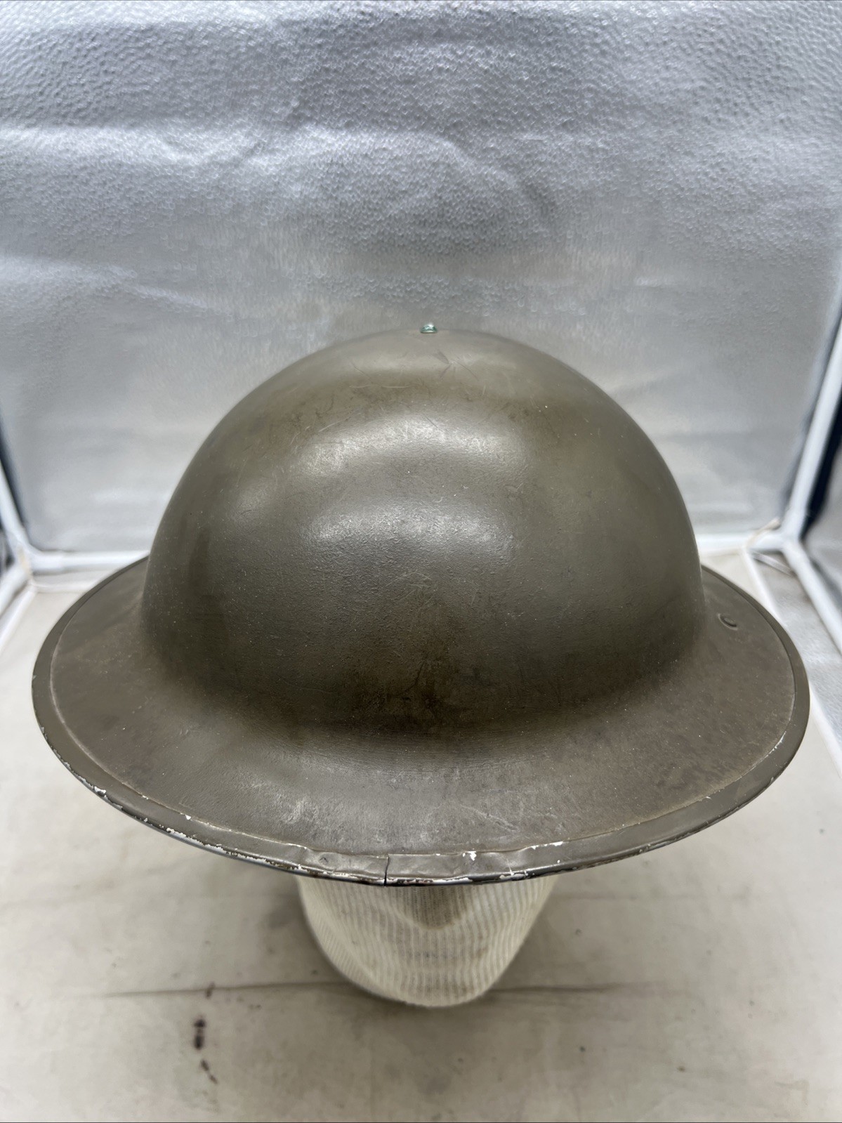 WW2 British / Canadian Helmet With Liner 1941 Dated (KK180 WW2 British / Canadian Helmet With Liner 1941 Dated (KK180