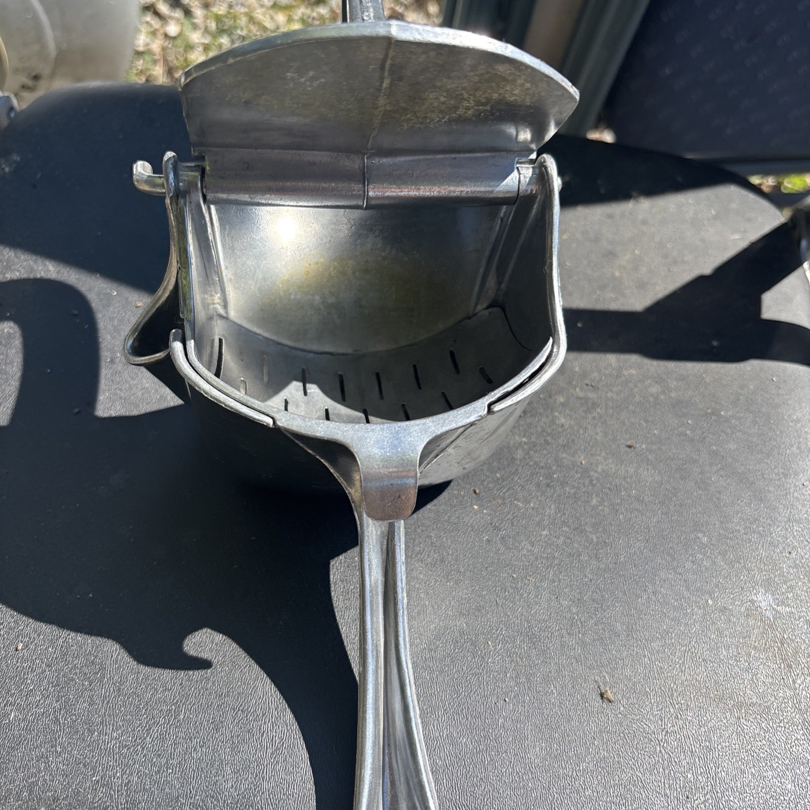 Vintage Art Deco Squeezit Junior Extractor Citrus Juicer Squeeze in Aluminum . Vintage Art Deco Squeezit Junior Extractor Citrus Juicer Squeeze in Aluminum .