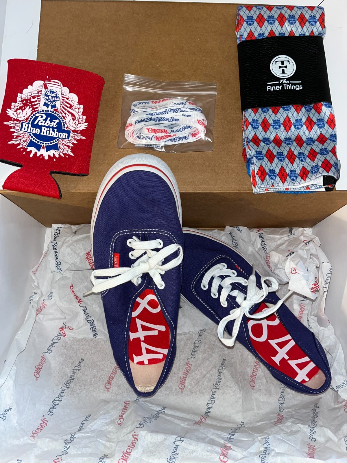Vans Authentic PBR Pabst Blue Ribbon Men’s Size 6 Womens 7.5 Vans Authentic PBR Pabst Blue Ribbon Men’s Size 6 Womens 7.5