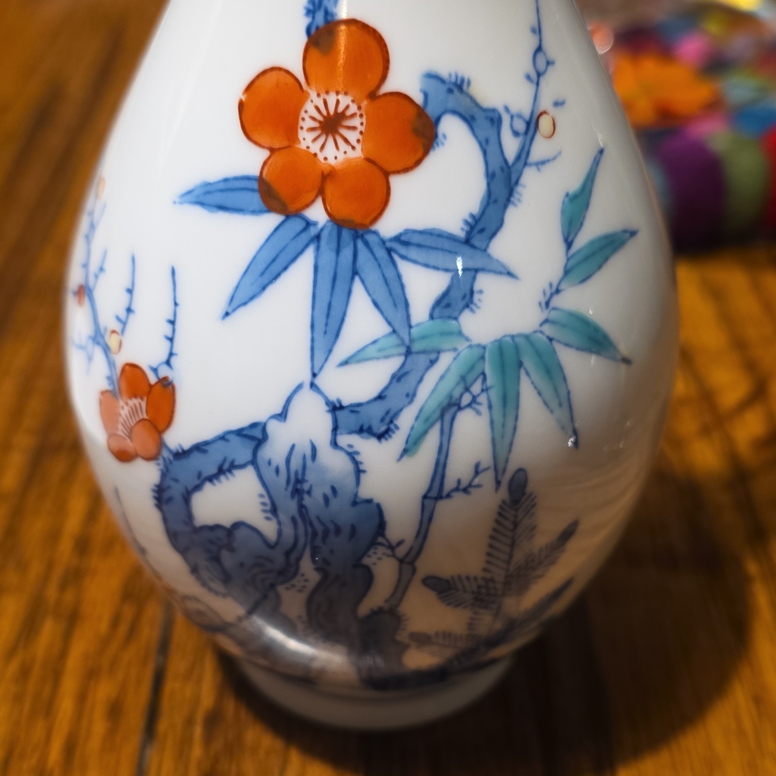 Vintage Shirokiya Japanese Porcelain Vase Hand‑Painted Floral Design 9.5\ Vintage Shirokiya Japanese Porcelain Vase Hand‑Painted Floral Design 9.5\