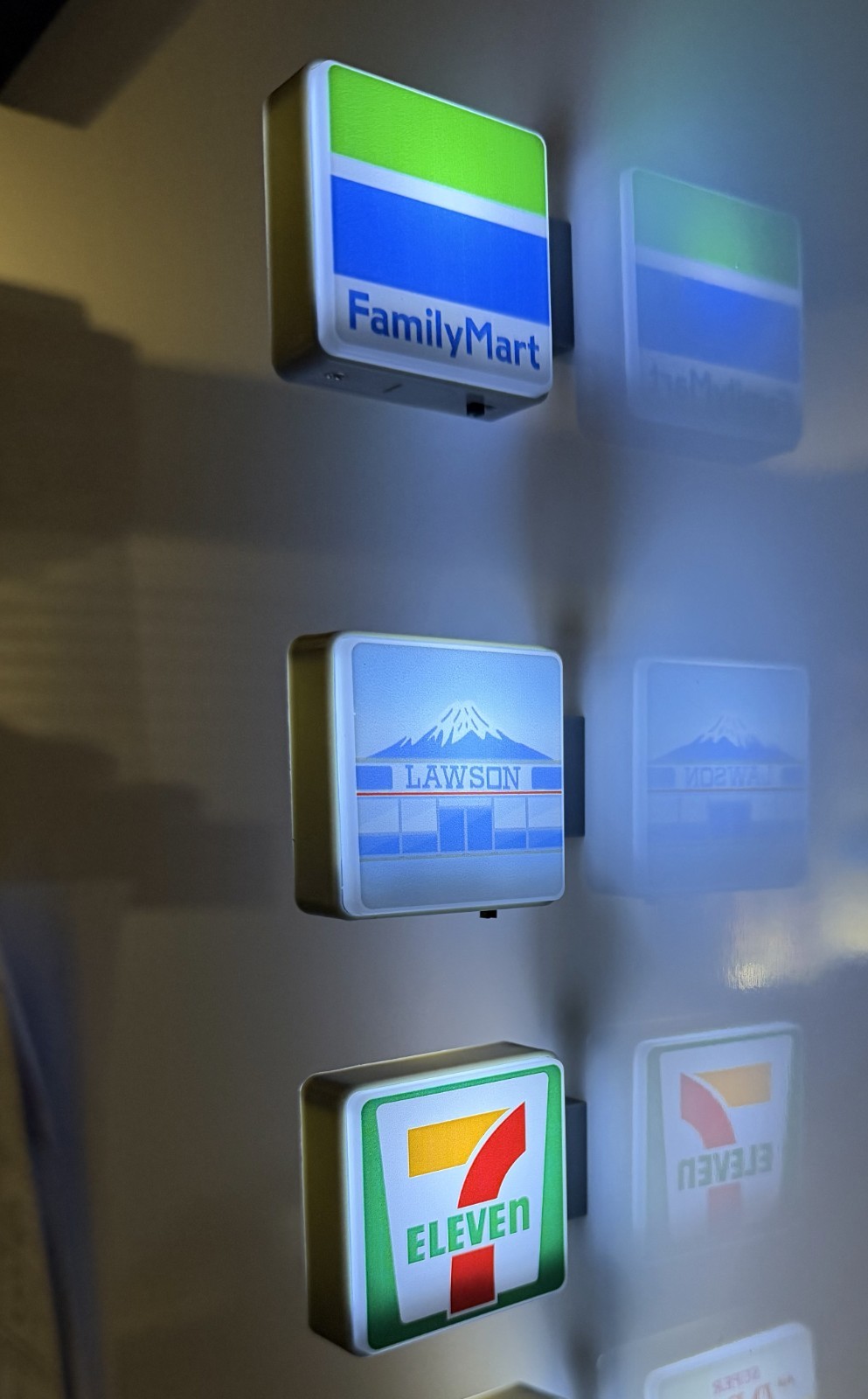7-Eleven Family Mart Lawson LED Light Magnet Convenience Store Sign (Lot Of 3) 7-Eleven Family Mart Lawson LED Light Magnet Convenience Store Sign (Lot Of 3)