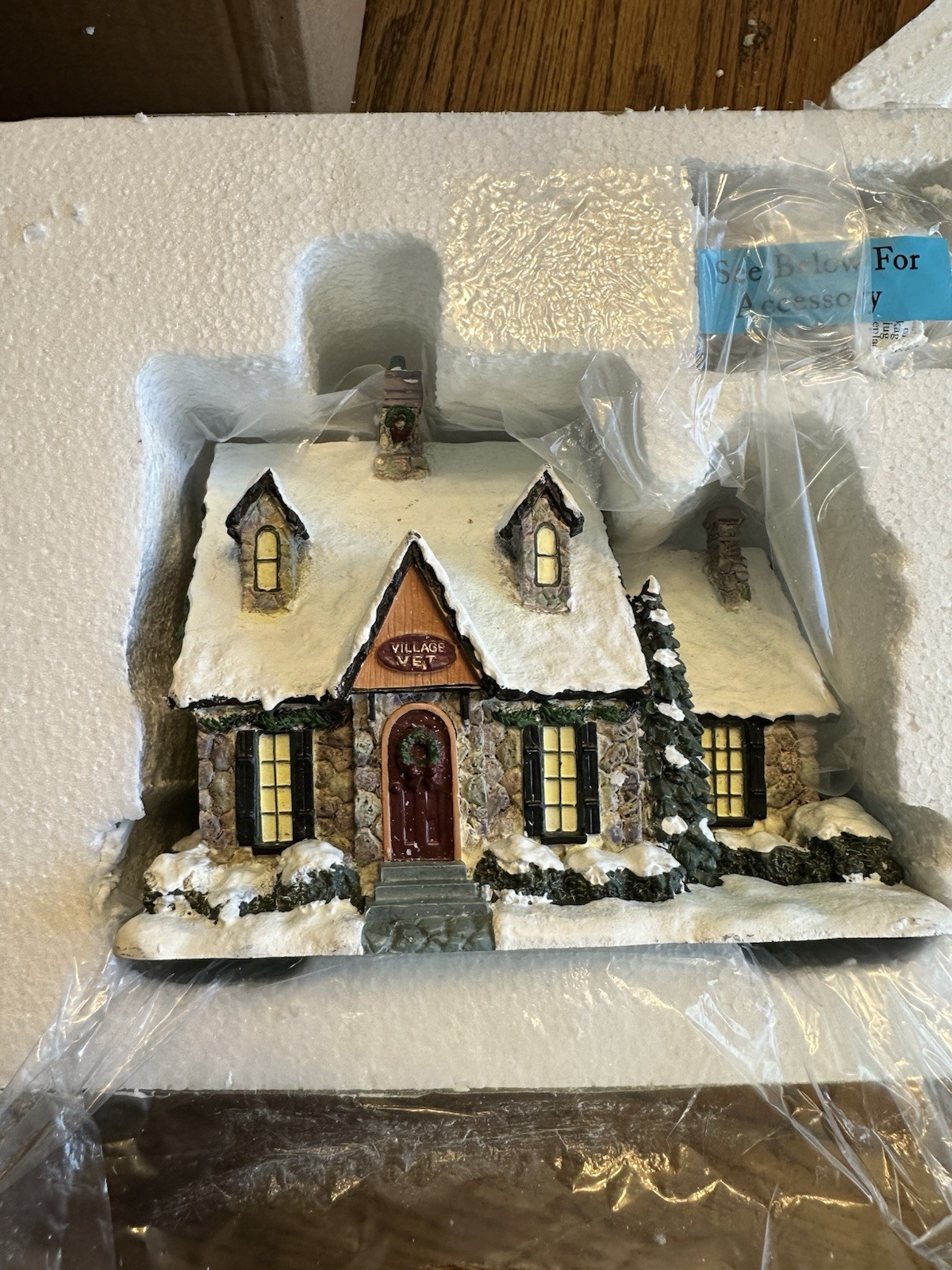🎄Hawthorne Village: Thomas Kinkade Christmas: Village Vet NEW 🎄Hawthorne Village: Thomas Kinkade Christmas: Village Vet NEW