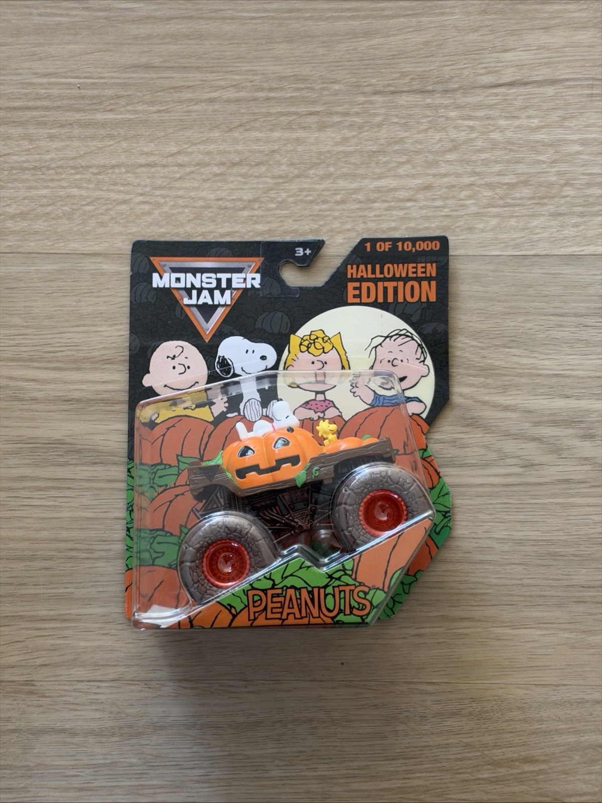 (IN-HAND) Monster Jam 1:64 Peanuts Snoopy Halloween Edition Limited Edition (IN-HAND) Monster Jam 1:64 Peanuts Snoopy Halloween Edition Limited Edition