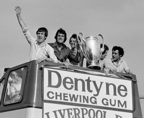 The Liverpool team return from Rome with the European Cup after th- Old Photo 1
