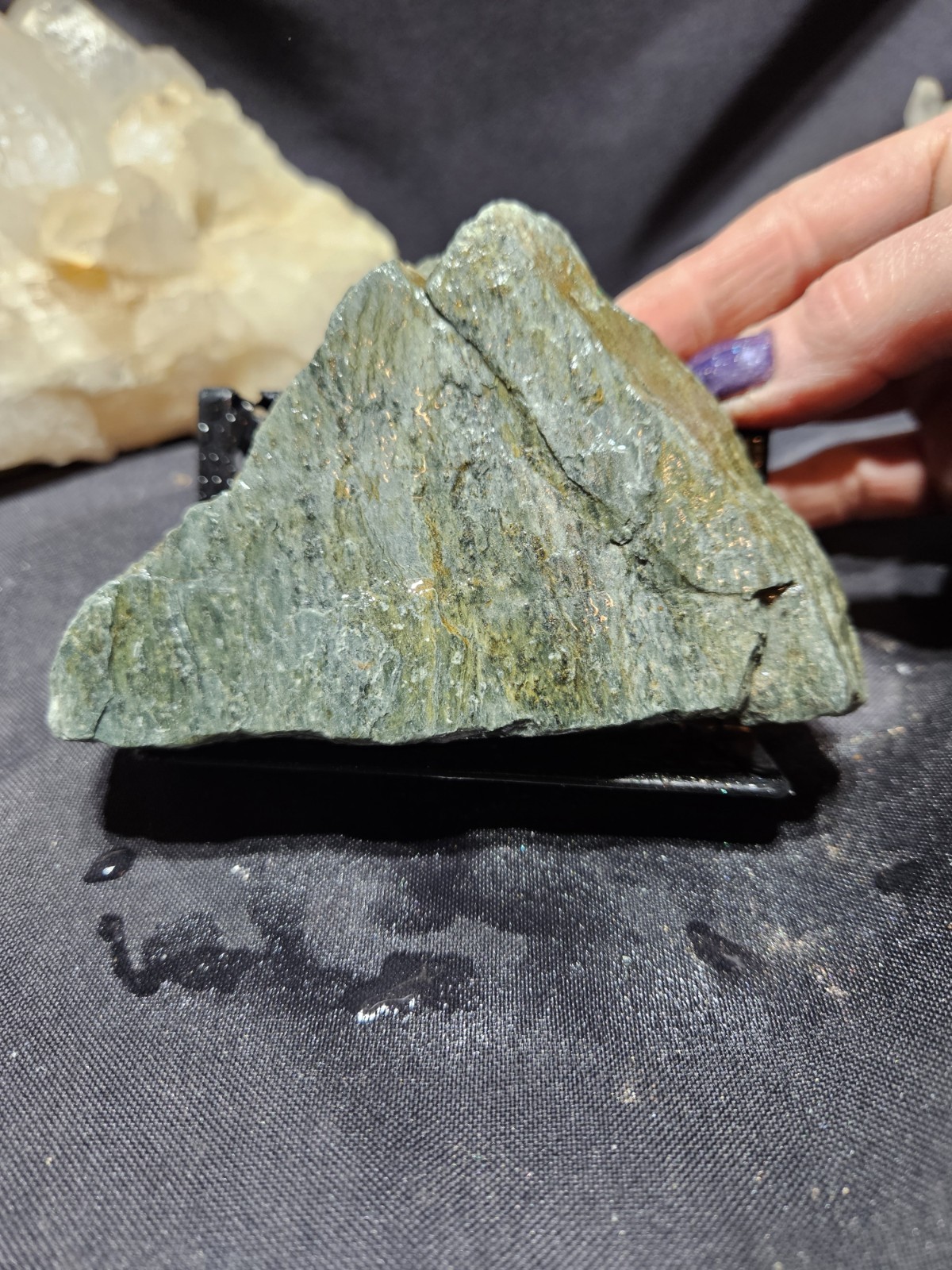 Green Shiny Specimen (1lb 2oz) Green Shiny Specimen (1lb 2oz)