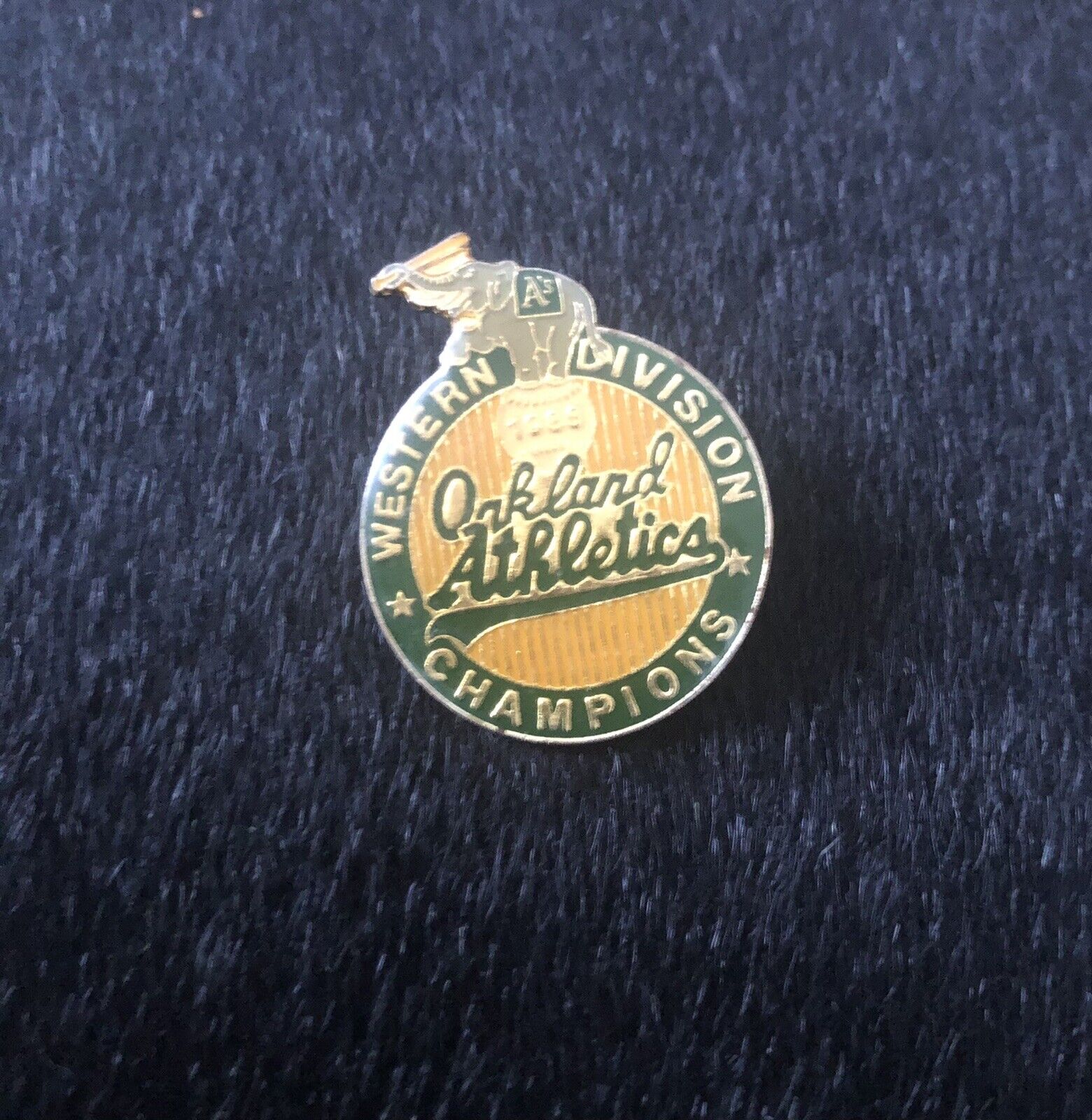 1988 Western Division Champions Oakland A’s MLB Baseball Metal Pin Pinback