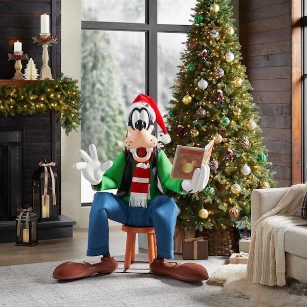 4 FT Animated Holiday Goofy, Disney Christmas Indoor Holiday Decor 4 FT Animated Holiday Goofy, Disney Christmas Indoor Holiday Decor