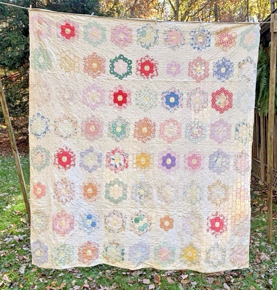 Vtg Antique Grandmothers Flower Garden Quilt Hand Stitched 1930's Feed Sac AS IS Vtg Antique Grandmothers Flower Garden Quilt Hand Stitched 1930's Feed Sac AS IS