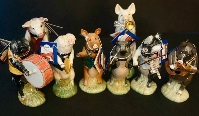 Set of 8 Beswick Pig Promenade Band Figures England