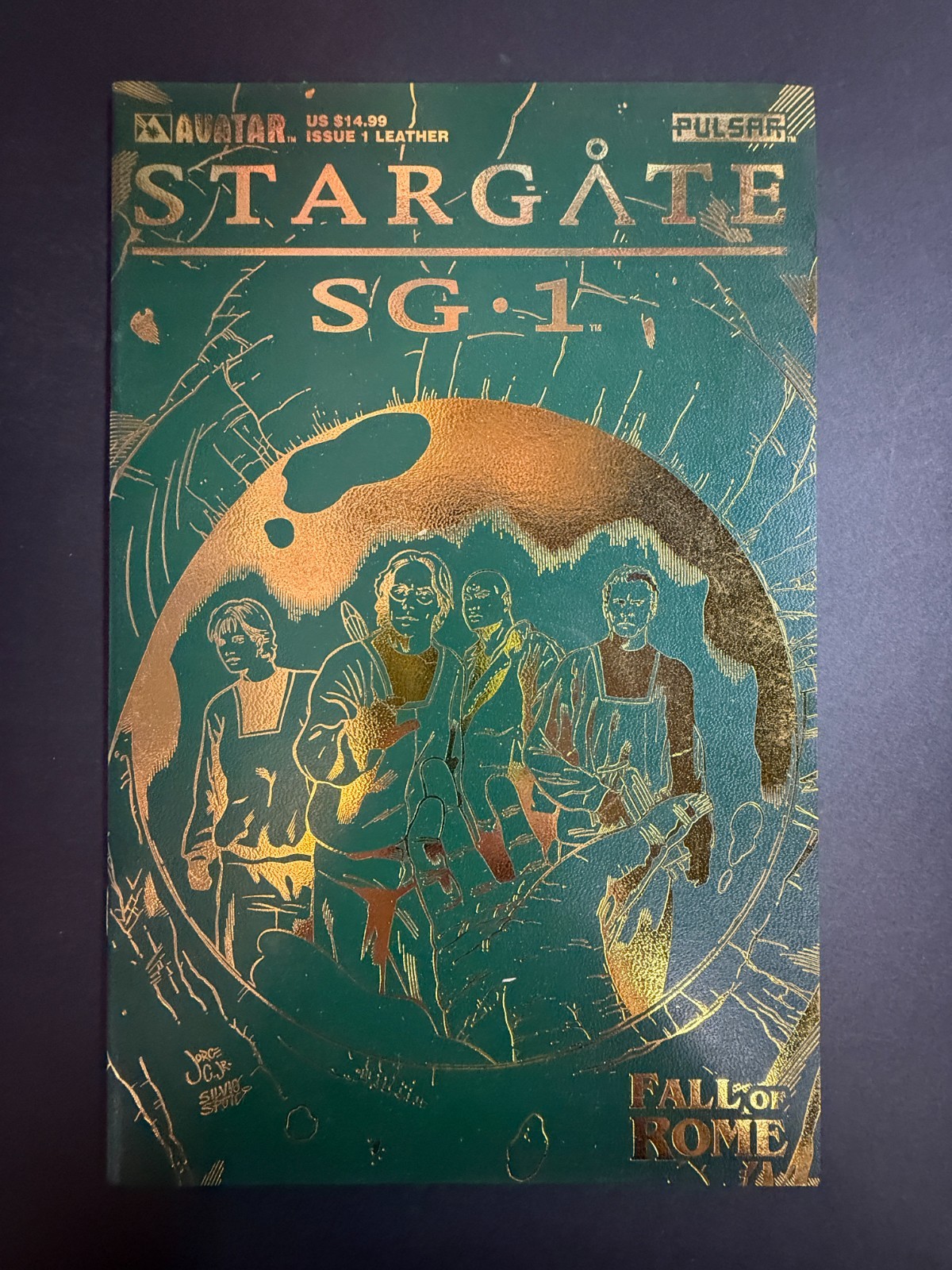 Stargate SG-1: Fall of Rome #1 Leather Variant Avatar Comics 2004 NM Stargate SG-1: Fall of Rome #1 Leather Variant Avatar Comics 2004 NM