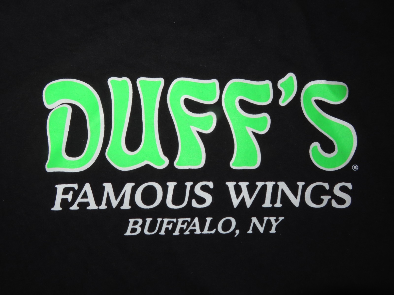 Vintage DUFF\'s Famous Wings BUFFALO NY Warning HOT IS VERY VERY HOT (2XL Shirt Vintage DUFF\'s Famous Wings BUFFALO NY Warning HOT IS VERY VERY HOT (2XL Shirt