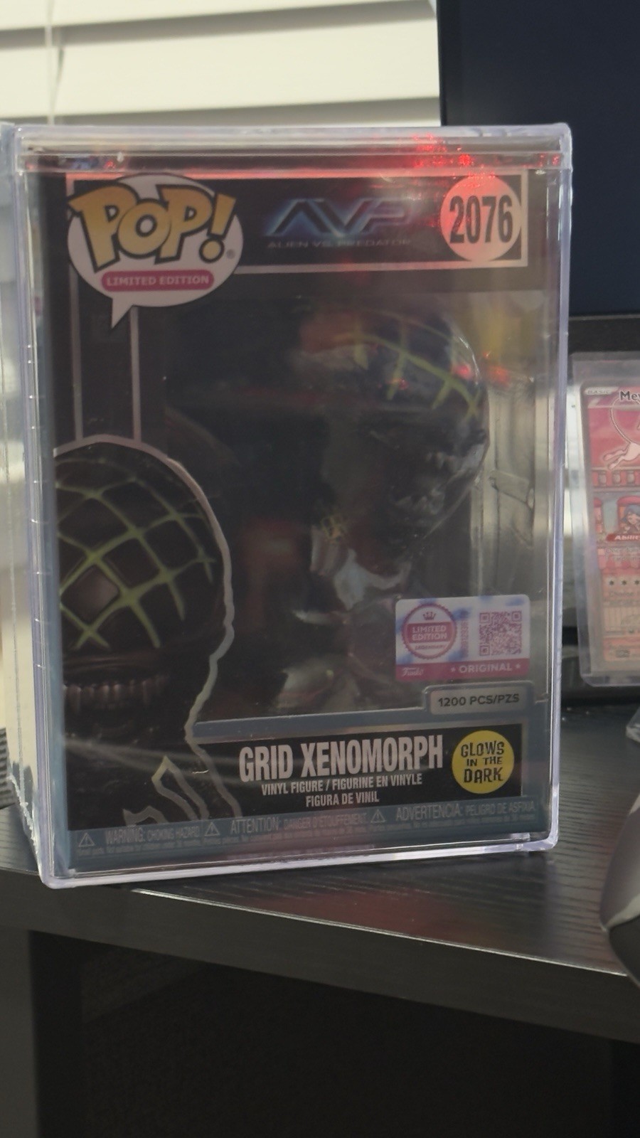 Funko Pop AVP Grid Xenomorph GLOW LE #2076 W/Protector 1200pc IN HAND Funko Pop AVP Grid Xenomorph GLOW LE #2076 W/Protector 1200pc IN HAND