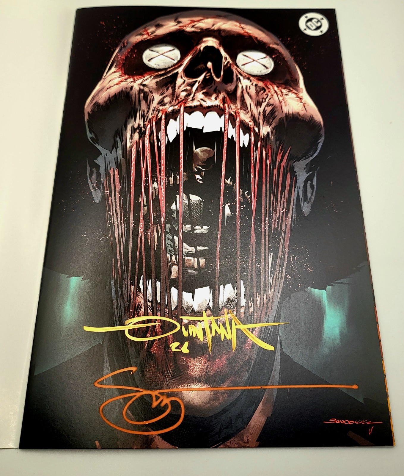 Absolute Batman 19 Glow In The Dark Virgin LMT Variant NM GITD 2x AUTOGRAPHED Absolute Batman 19 Glow In The Dark Virgin LMT Variant NM GITD 2x AUTOGRAPHED