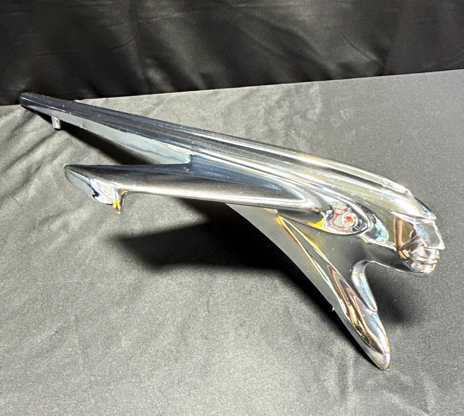 OEM 1950 Pontiac Chieftain Indian Chief Chrome Hood Ornament (#513747) OEM 1950 Pontiac Chieftain Indian Chief Chrome Hood Ornament (#513747)