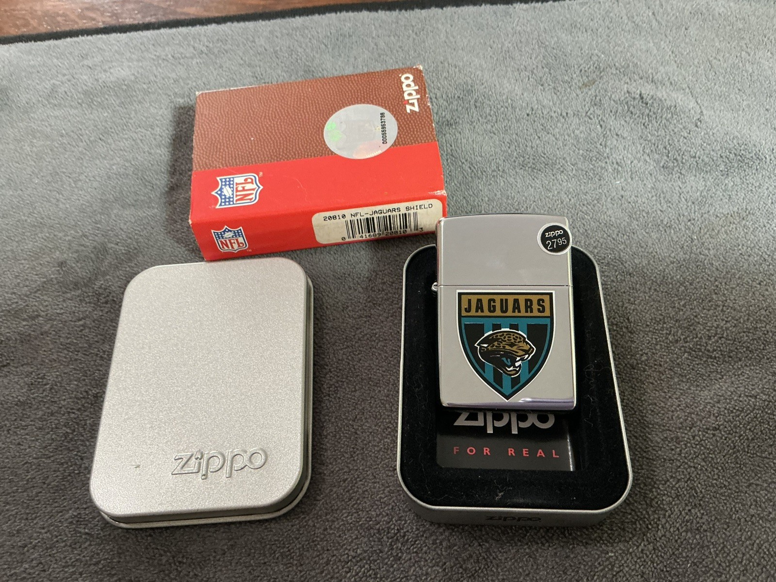 Vintage 2005 Zippo Jacksonville Jaguars Football Collectible Lighter - Unfired Vintage 2005 Zippo Jacksonville Jaguars Football Collectible Lighter - Unfired