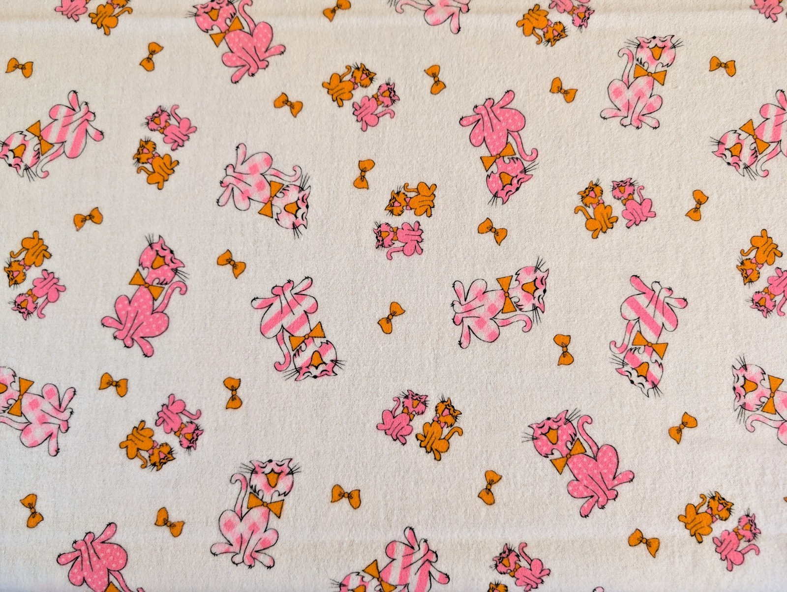 VTG Juvenile Flannel Print Fabric Pink & Orange Smiling Cats 2.5 yards x 43 VTG Juvenile Flannel Print Fabric Pink & Orange Smiling Cats 2.5 yards x 43