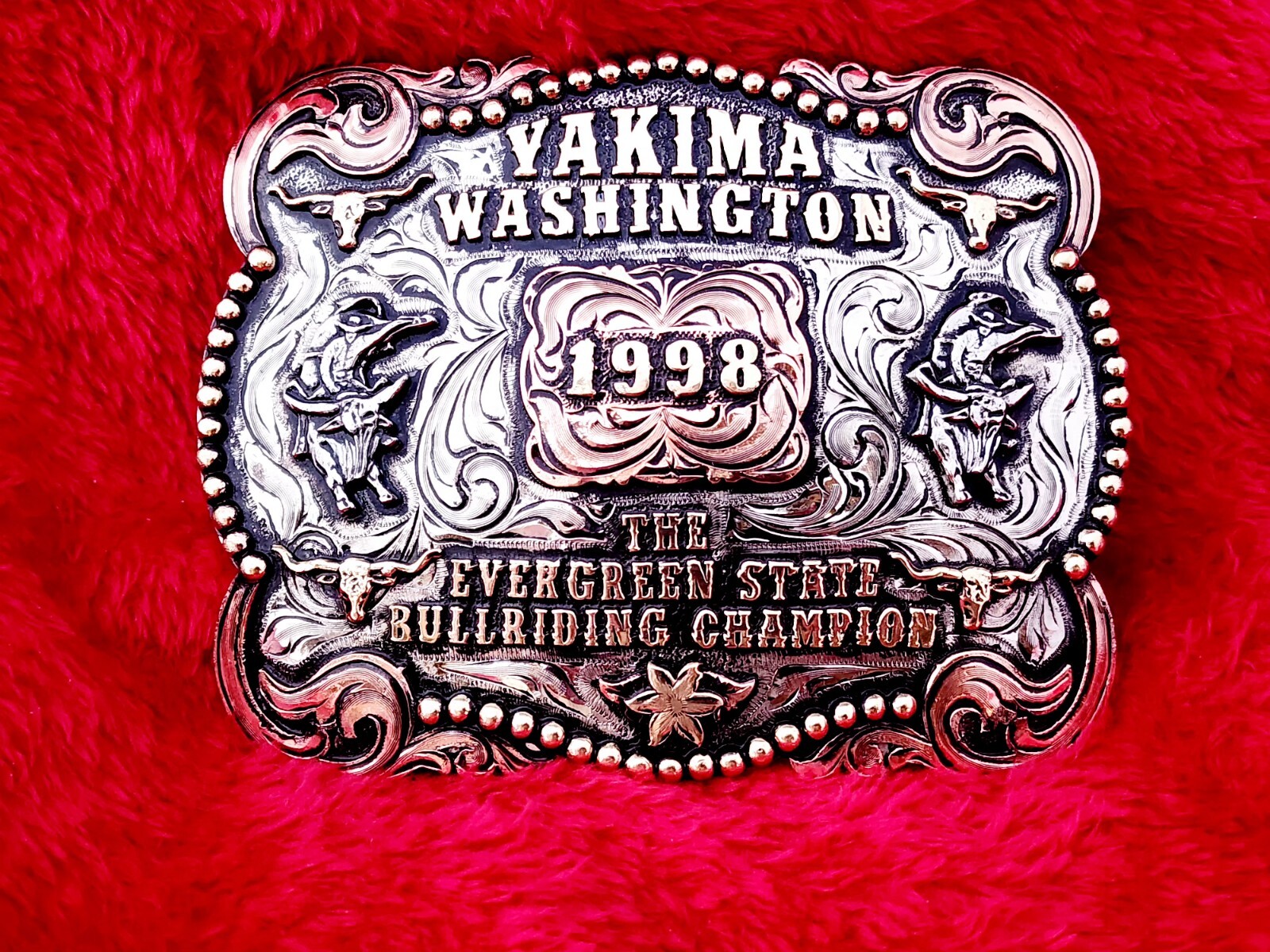 RODEO BULL RIDING CHAMPIONSHIP Trophy Buckle☆Yakima Washington☆1998☆RARE☆713