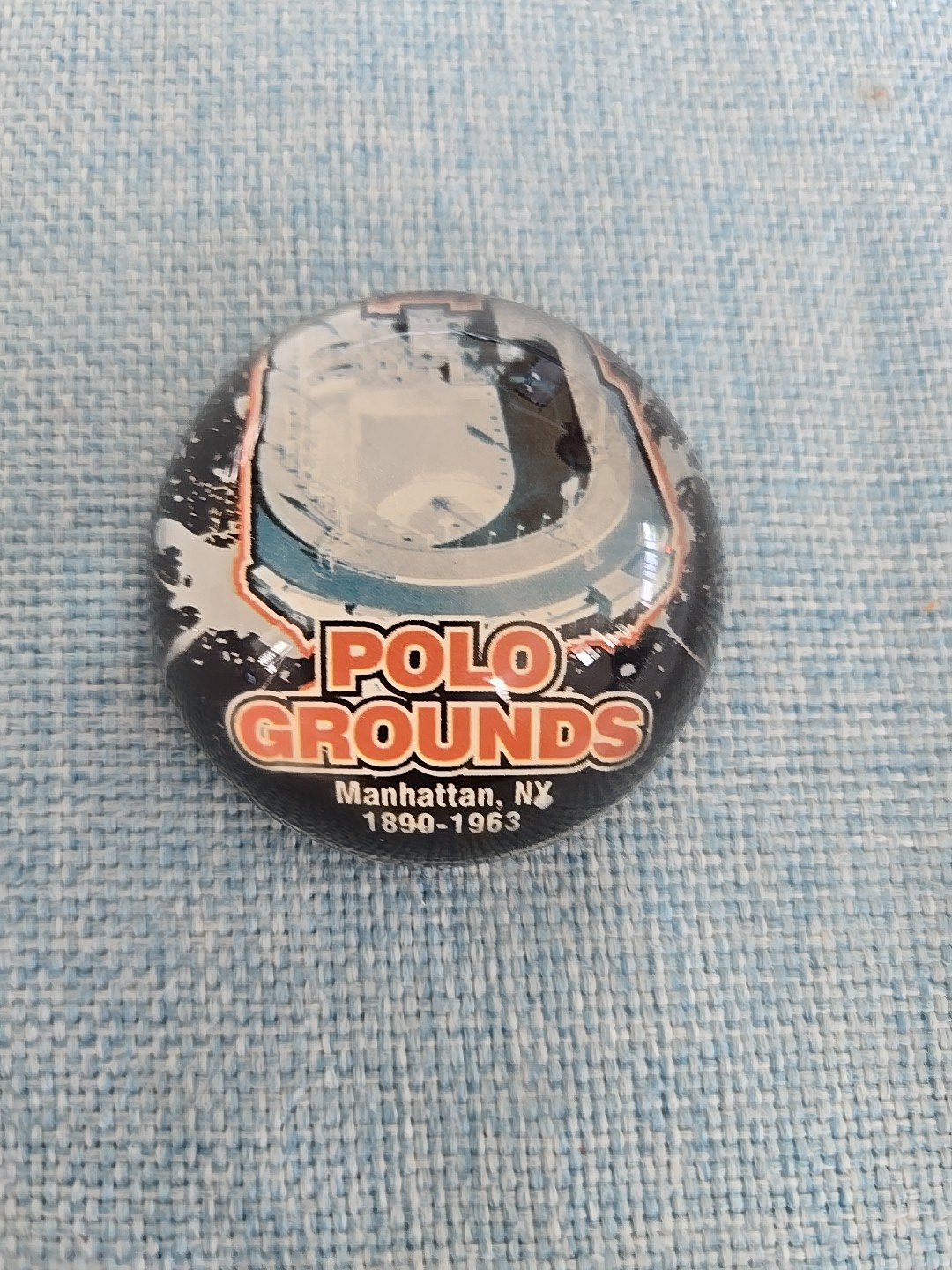 MLB POLO GROUNDS MINI Glass Paperweight Souvenir Collectible (RARE) MLB POLO GROUNDS MINI Glass Paperweight Souvenir Collectible (RARE)