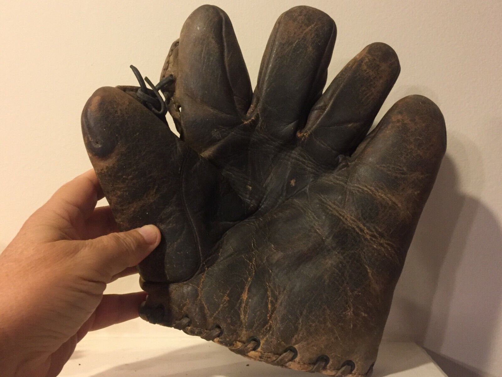 Antique Spalding Baseball Glove - Extremely Rare 1920s in Exceptional Condition