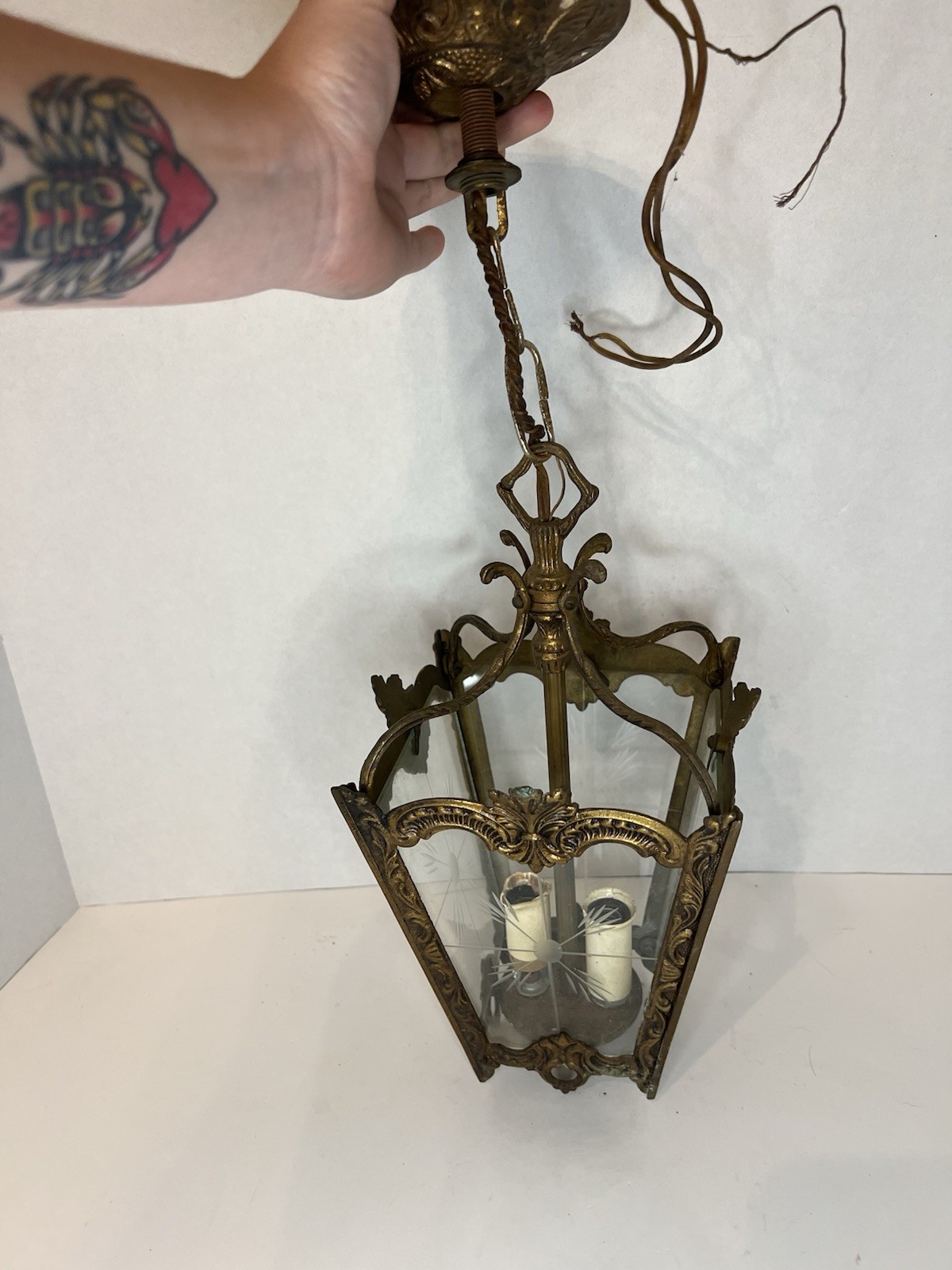 VTG 1930s Hollywood Regency Ornate Baroque Lantern Style Brass Pendant Ceiling VTG 1930s Hollywood Regency Ornate Baroque Lantern Style Brass Pendant Ceiling