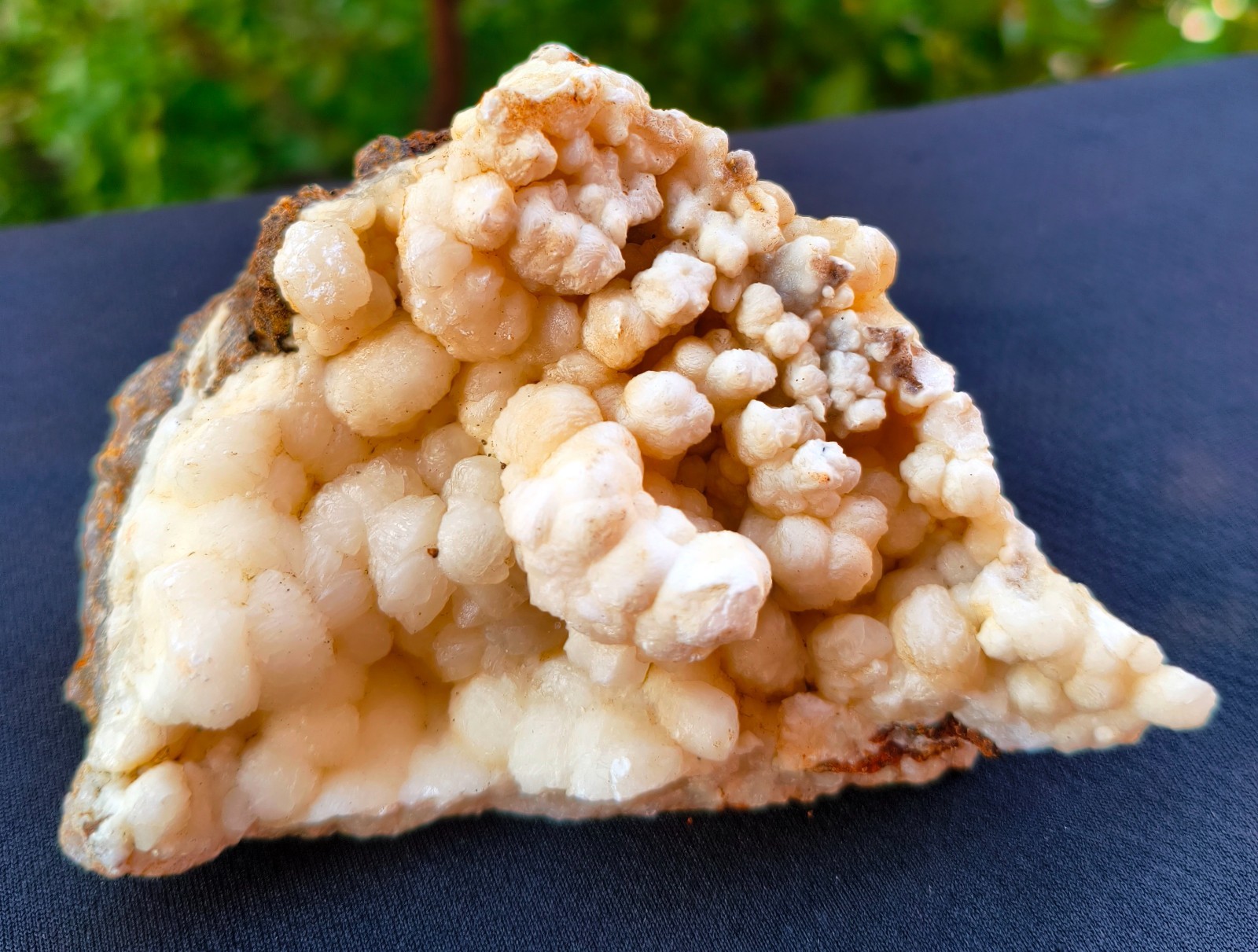 14.28 Oz White Popcorn Aragonite/Calcite Uv Reactive Specimen 14.28 Oz White Popcorn Aragonite/Calcite Uv Reactive Specimen