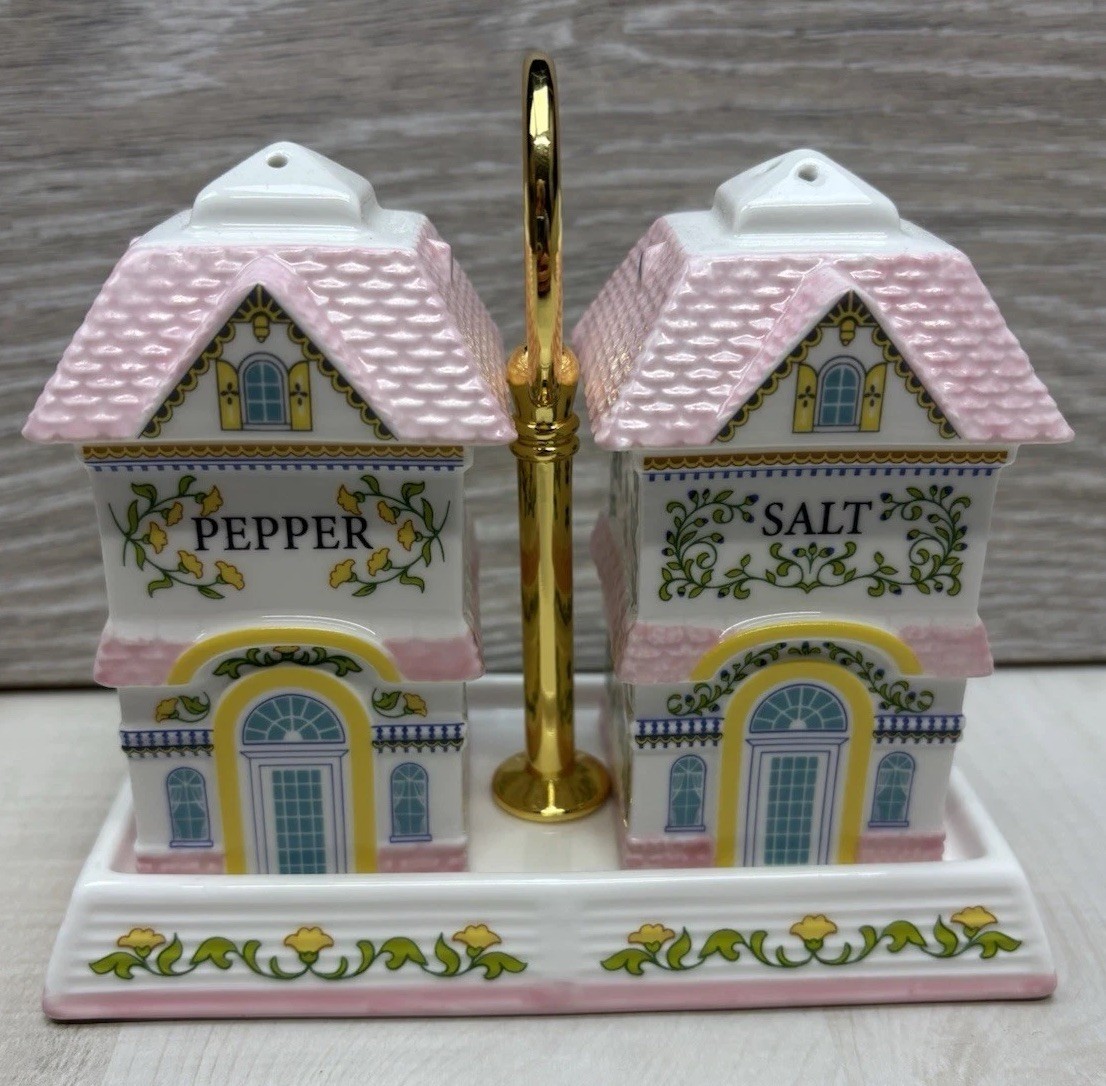 MINT Lenox Spice Village Salt & Pepper Shakers w/ Caddy Carrying Tray NO BOX MINT Lenox Spice Village Salt & Pepper Shakers w/ Caddy Carrying Tray NO BOX