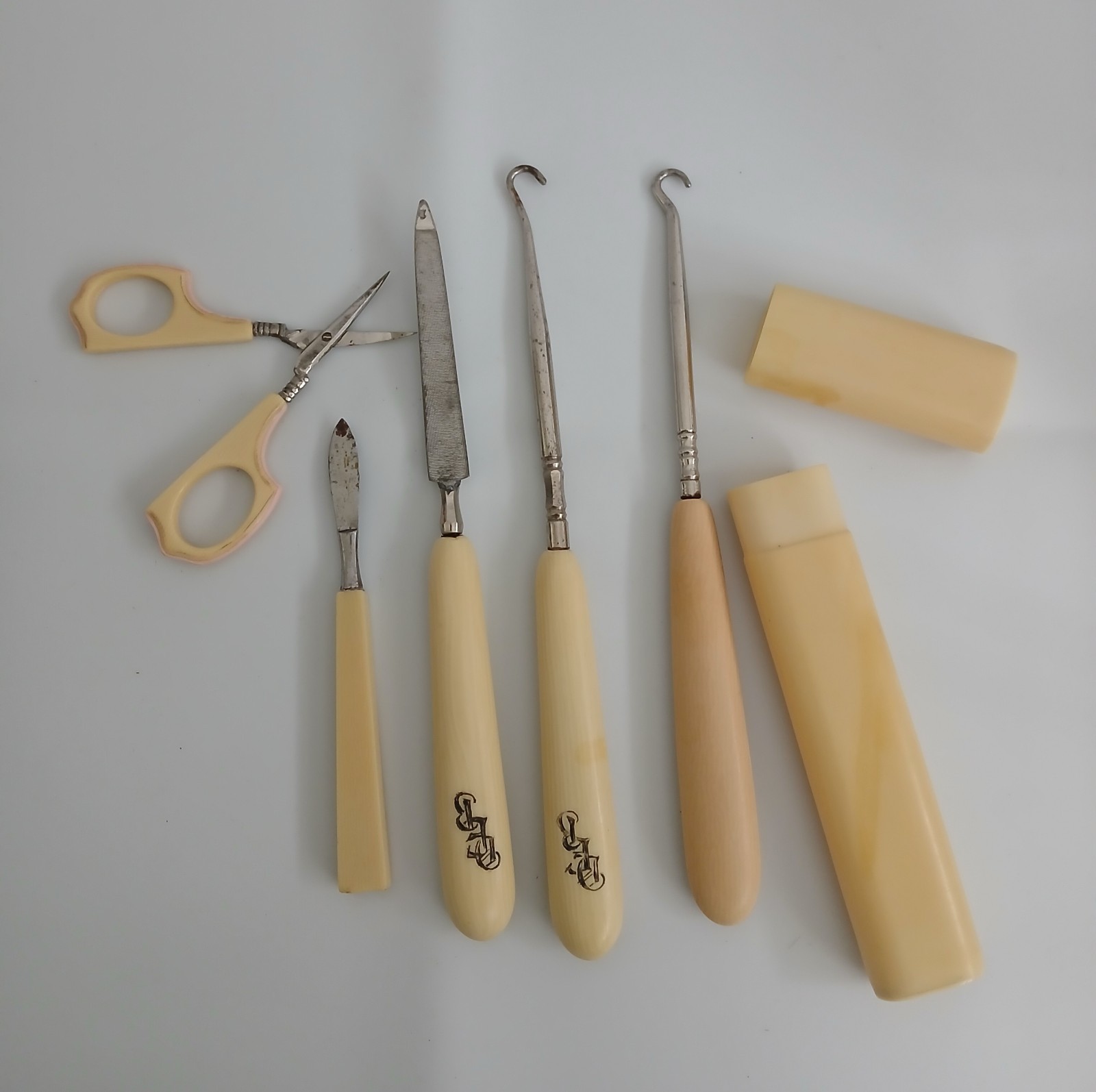 Antique 1915 6pc Lot Manicure & Dressing Tools Cream Celluloid / French Ivory 