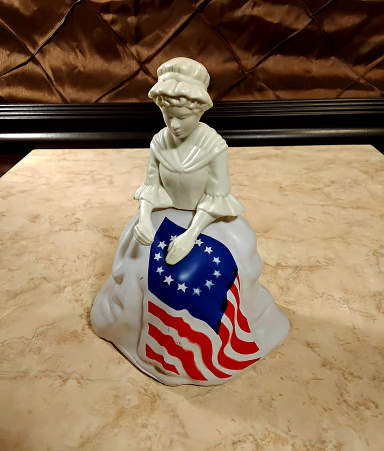 1976 Avon Betsy Ross Figurine Sonnet Cologne Bottle 4 fl. oz. - Mostly Full 1976 Avon Betsy Ross Figurine Sonnet Cologne Bottle 4 fl. oz. - Mostly Full