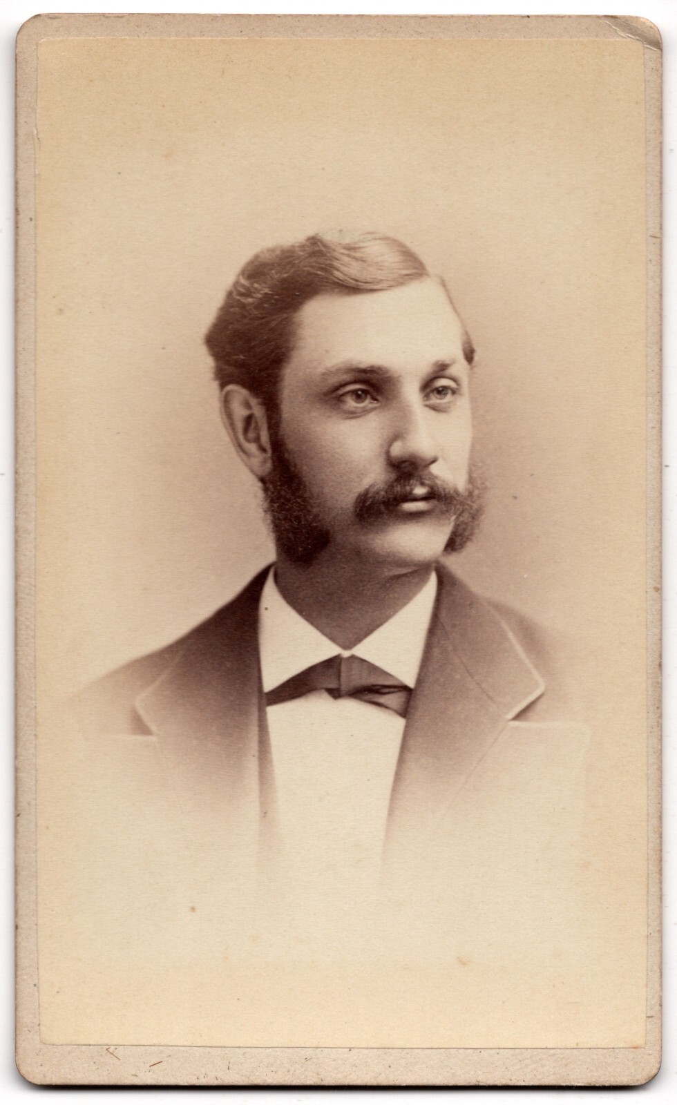 ANTIQUE CDV CIRCA 1880s A.N. HARDY HANDSOME BEARDED MAN in SUIT BOSTON MA. ANTIQUE CDV CIRCA 1880s A.N. HARDY HANDSOME BEARDED MAN in SUIT BOSTON MA.