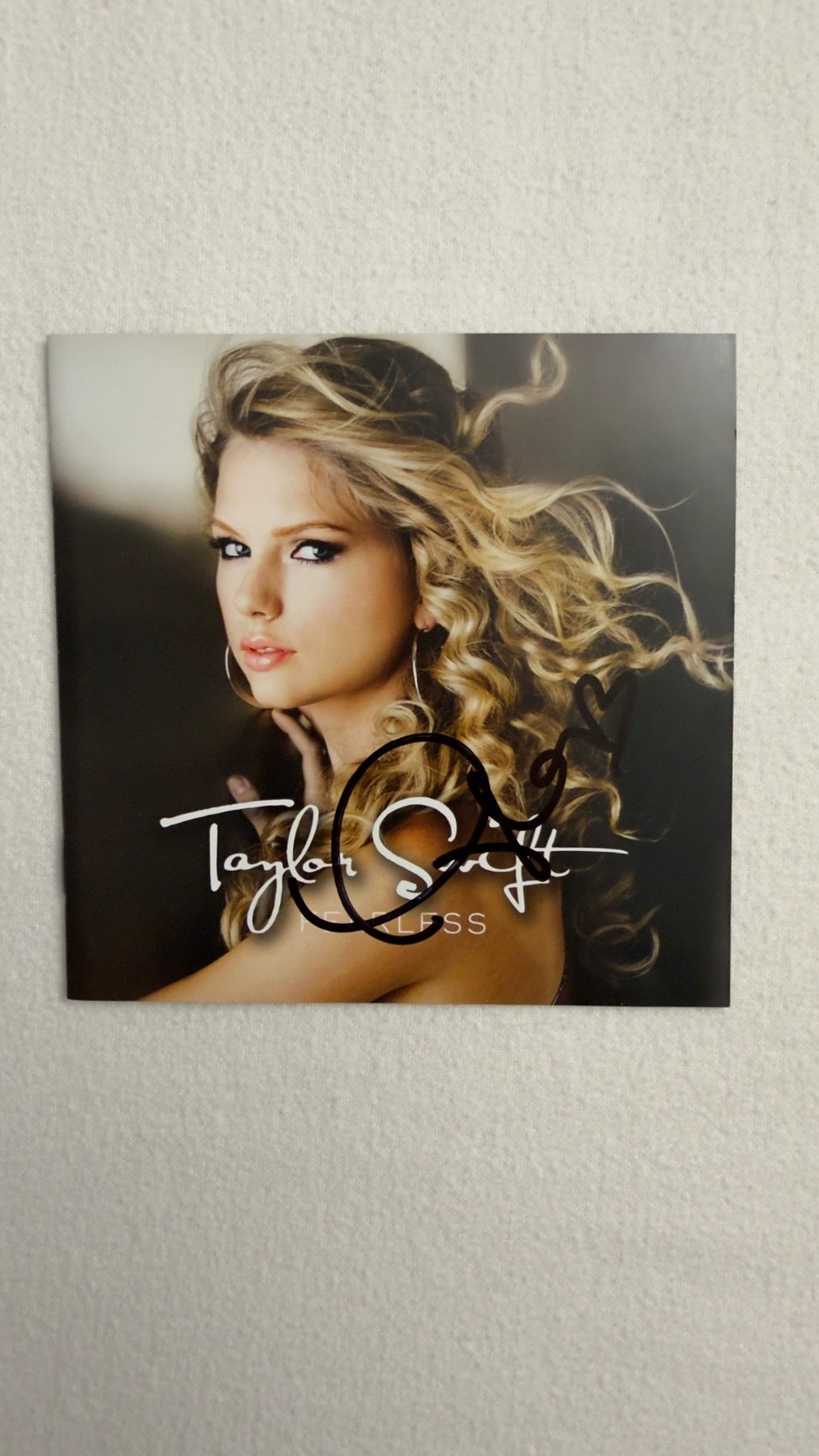 Taylor Swift Music Signed Fearless International CD Taylor Swift Music Signed Fearless International CD