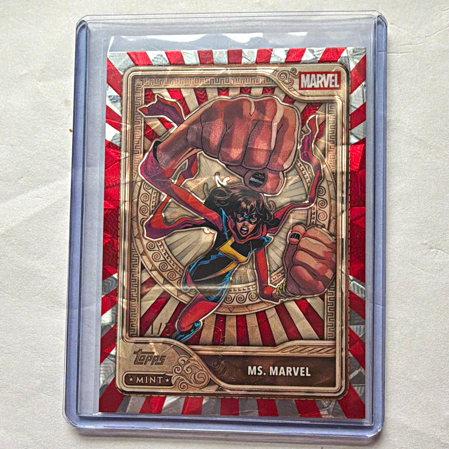 Topps 2026 Topps Mint Marvel (MCU) Ms. Marvel #49 Red Diamanté 1/5 Topps 2026 Topps Mint Marvel (MCU) Ms. Marvel #49 Red Diamanté 1/5