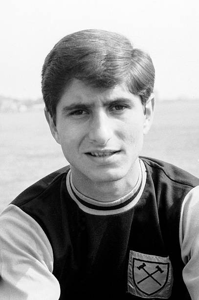 Dennis Burnett West Ham United 1960s Historic Old Sports Photo Dennis Burnett West Ham United 1960s Historic Old Sports Photo