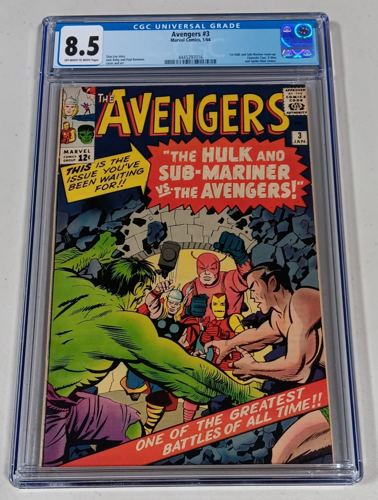 Avengers #3. Graded 8.5. Hulk and Namor team-up Avengers #3. Graded 8.5. Hulk and Namor team-up