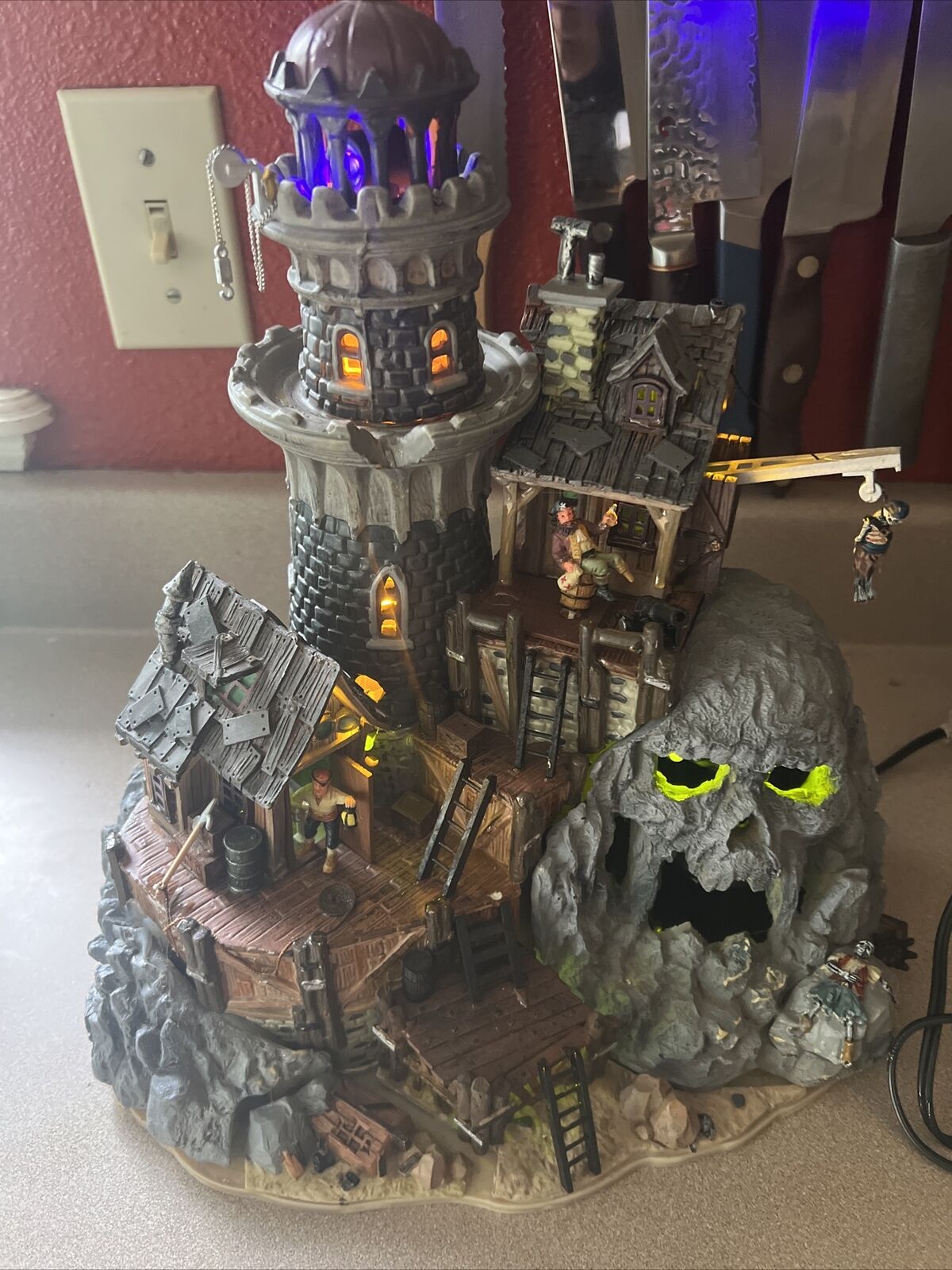 Lemax Spooky Town 2004 Halloween Isle Of Doom Lighthouse Powers On Read