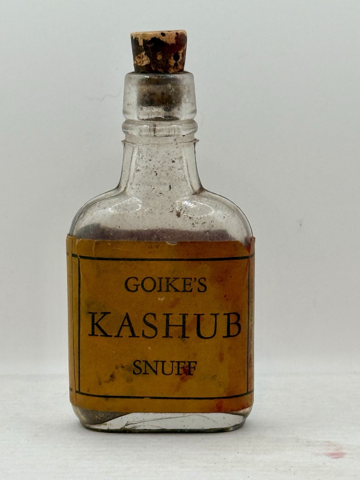Rare c.1950’s Goike’s Kashub Snuff Bottle With Snuff And Cork. Detroit, MI. Rare c.1950’s Goike’s Kashub Snuff Bottle With Snuff And Cork. Detroit, MI.