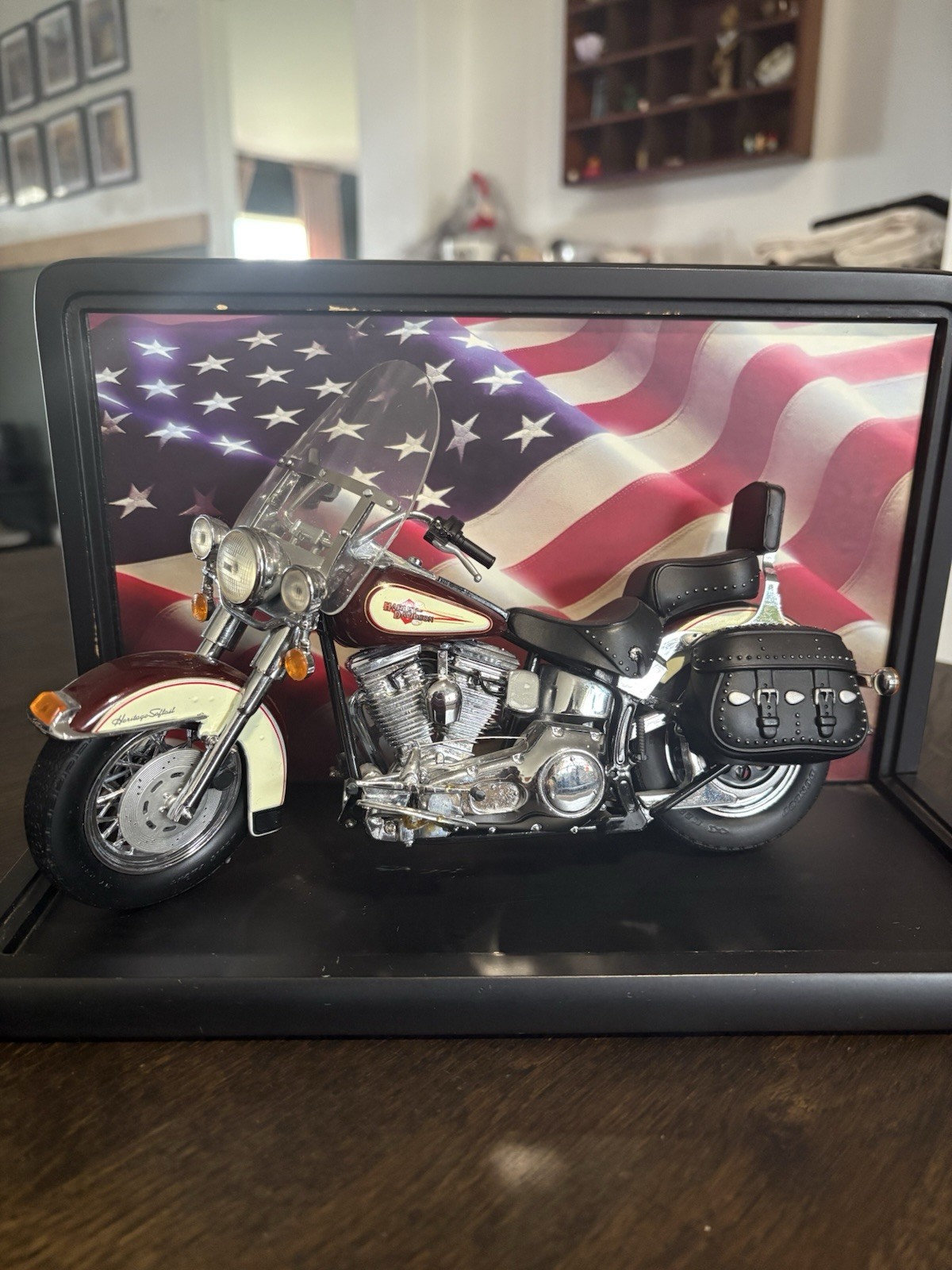 Franklin Mint 1:10scale precision model Harley-Davidson Heritage Softail Classic Franklin Mint 1:10scale precision model Harley-Davidson Heritage Softail Classic