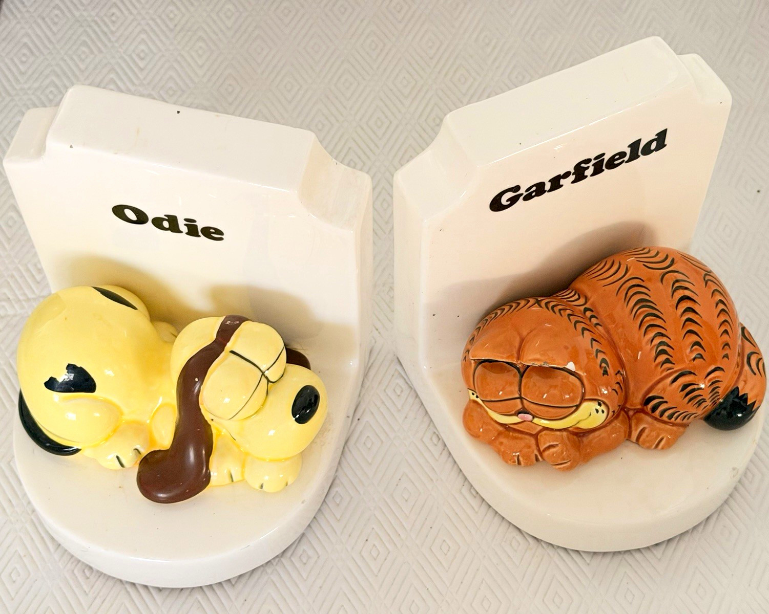 Rare vintage Enesco Garfield & Odie Painted Ceramic Bookends Rare vintage Enesco Garfield & Odie Painted Ceramic Bookends