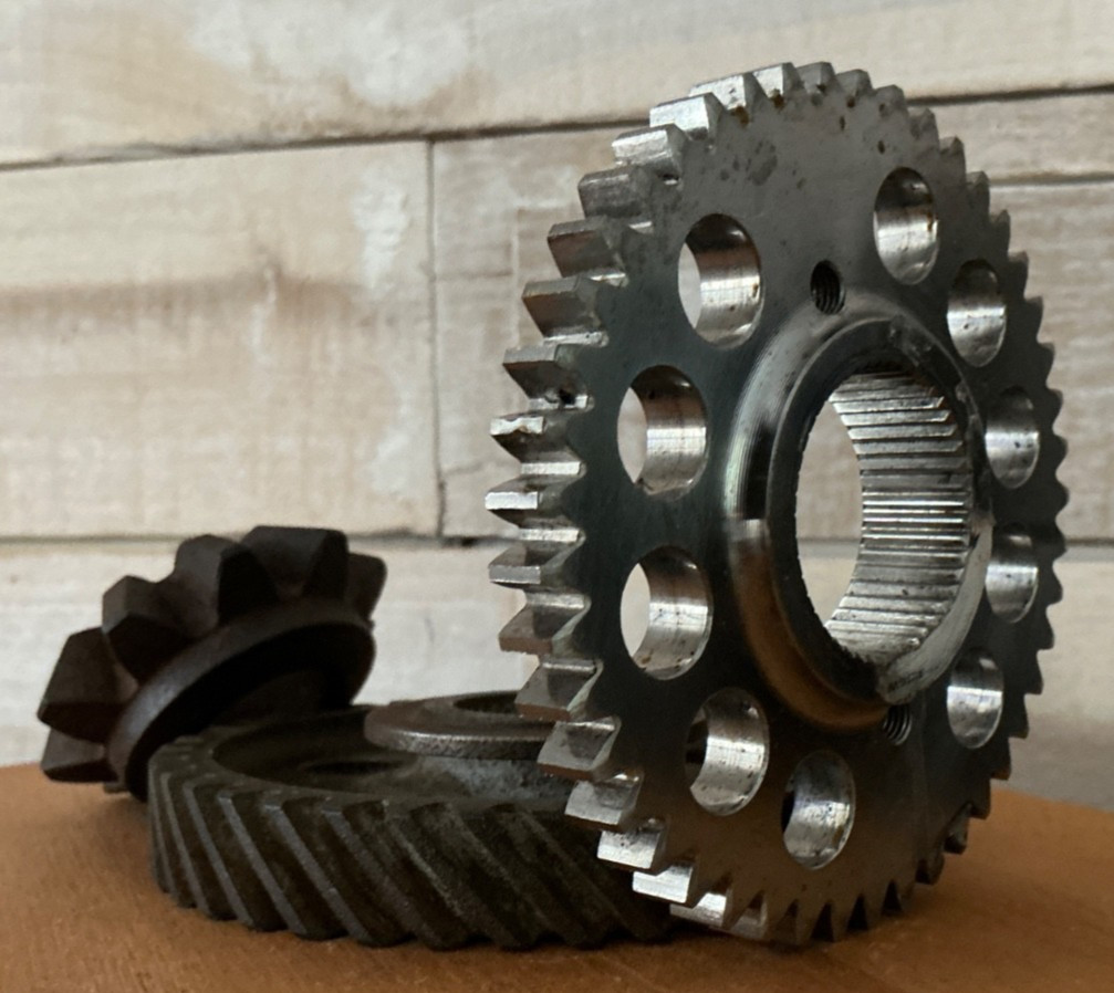 LOT3 STEAMPUNK GEARS/SPROCKETS,VINTAGE CAST IRON,2-4” ALL PURPOSE USE-DECOR
