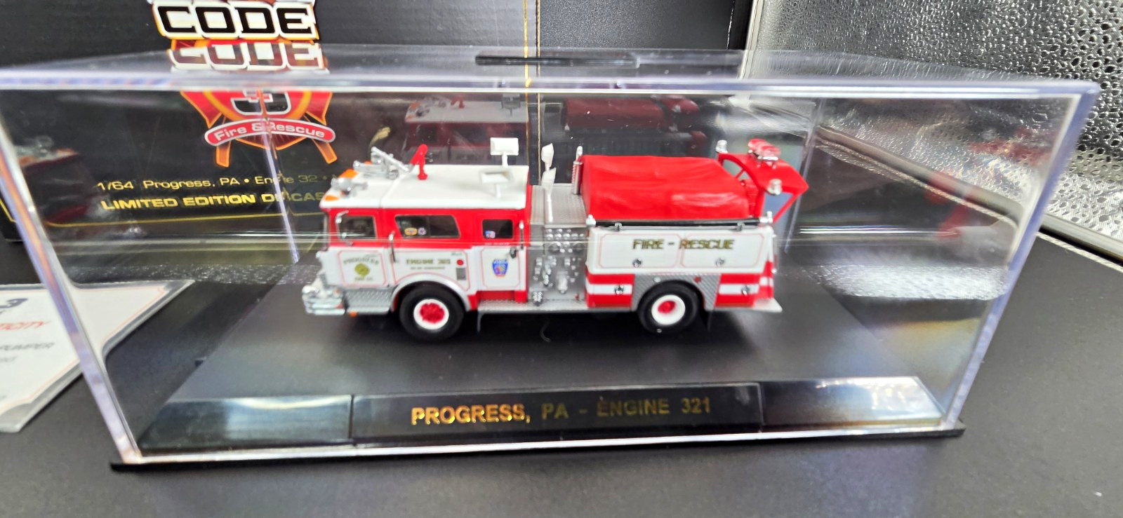 Code 3 Progress, PA Engine 21 Fire & Rescue 1/64 Diecast w/ Display Case Code 3 Progress, PA Engine 21 Fire & Rescue 1/64 Diecast w/ Display Case