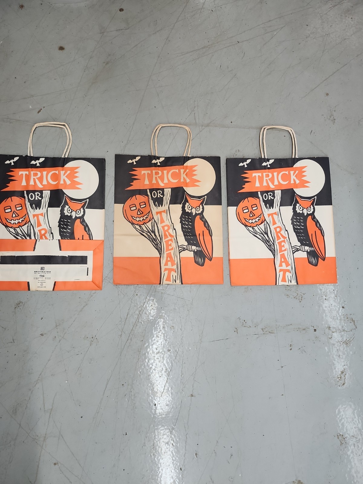 Vintage Mid-Century Style Halloween Double Sided Paper Trick-or-Treat Bag Vintage Mid-Century Style Halloween Double Sided Paper Trick-or-Treat Bag