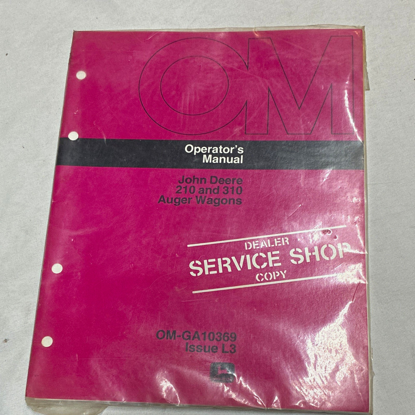 John Deere 210/310 Auger Wagons Operator’s Manual OM-GA10369 Issue L3 John Deere 210/310 Auger Wagons Operator’s Manual OM-GA10369 Issue L3