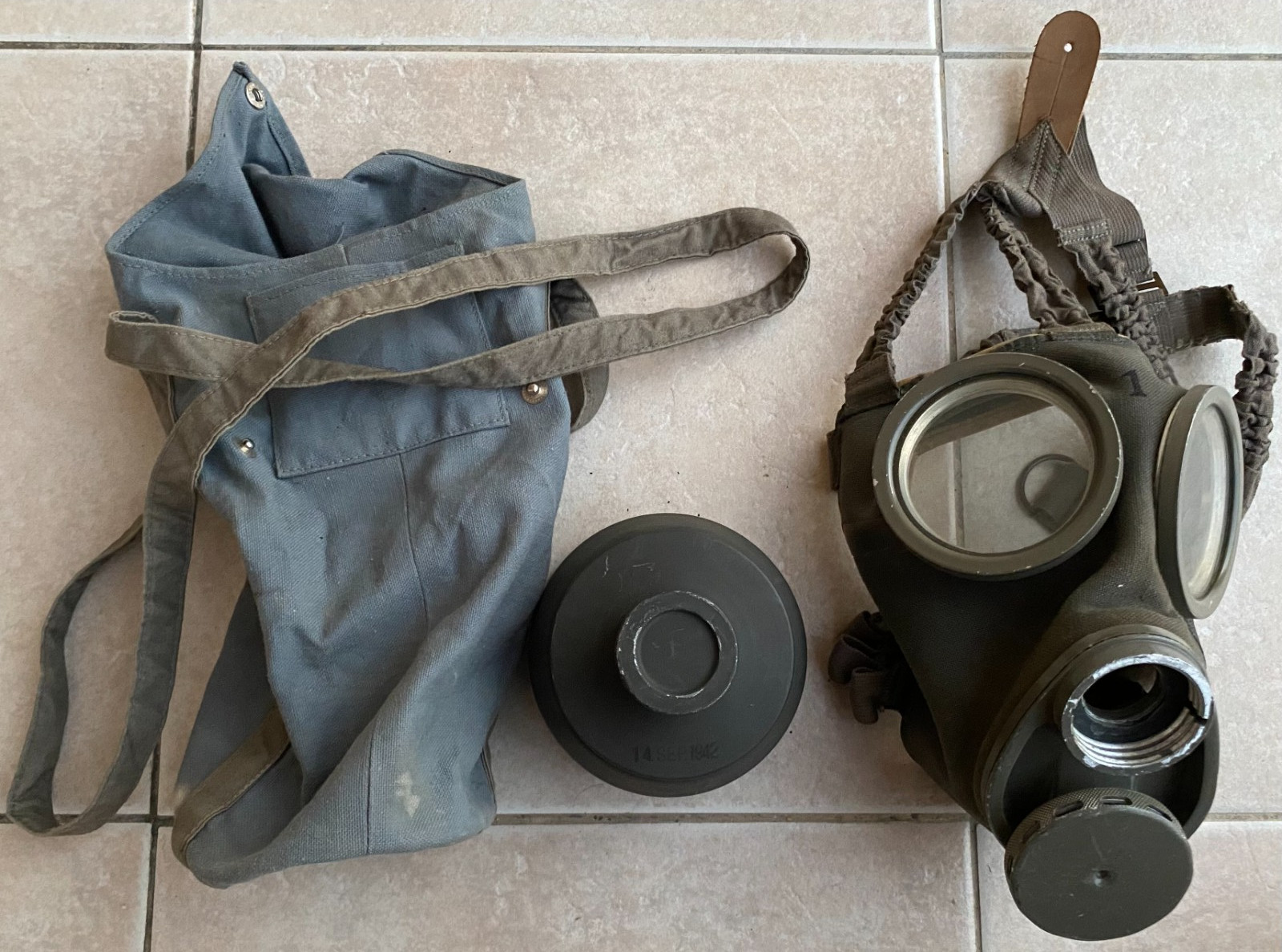 SWEDISH SWEDEN ARMY WWII dated MASK SET