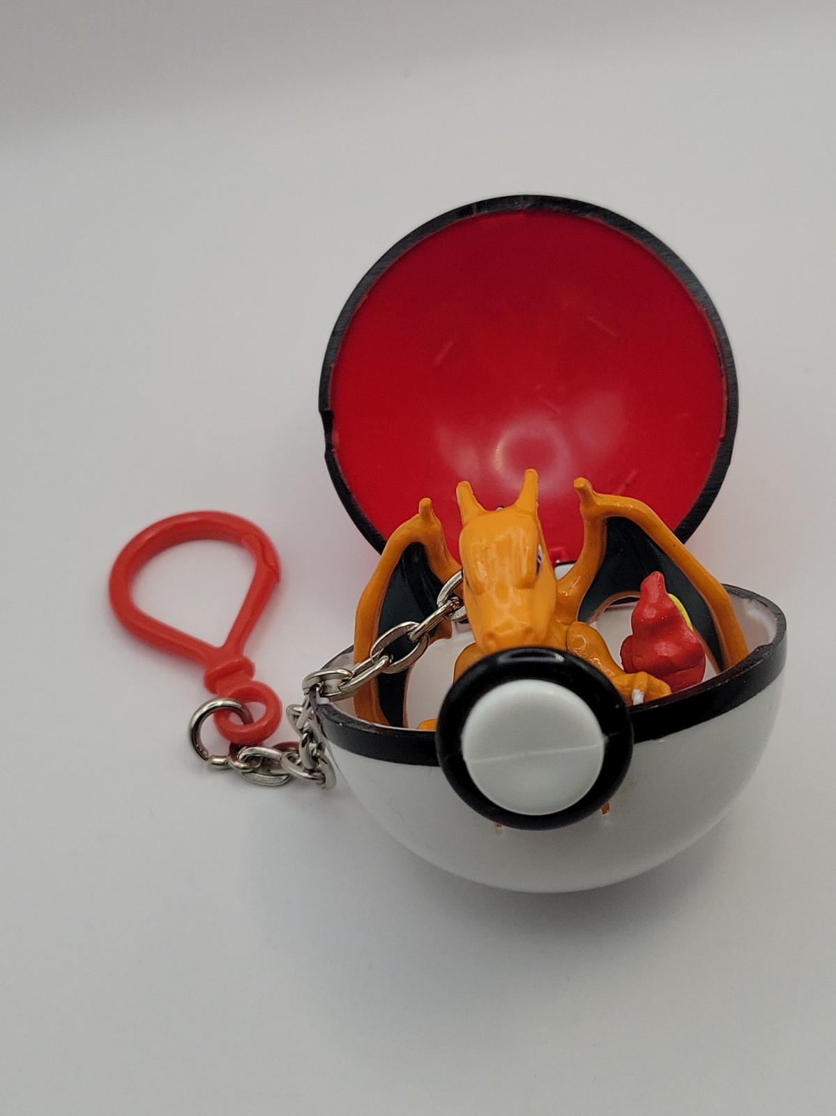 1999 Basic Fun Pokemon Charizard Pokeball Keychain Vintage Nintendo BFI 1999 Basic Fun Pokemon Charizard Pokeball Keychain Vintage Nintendo BFI