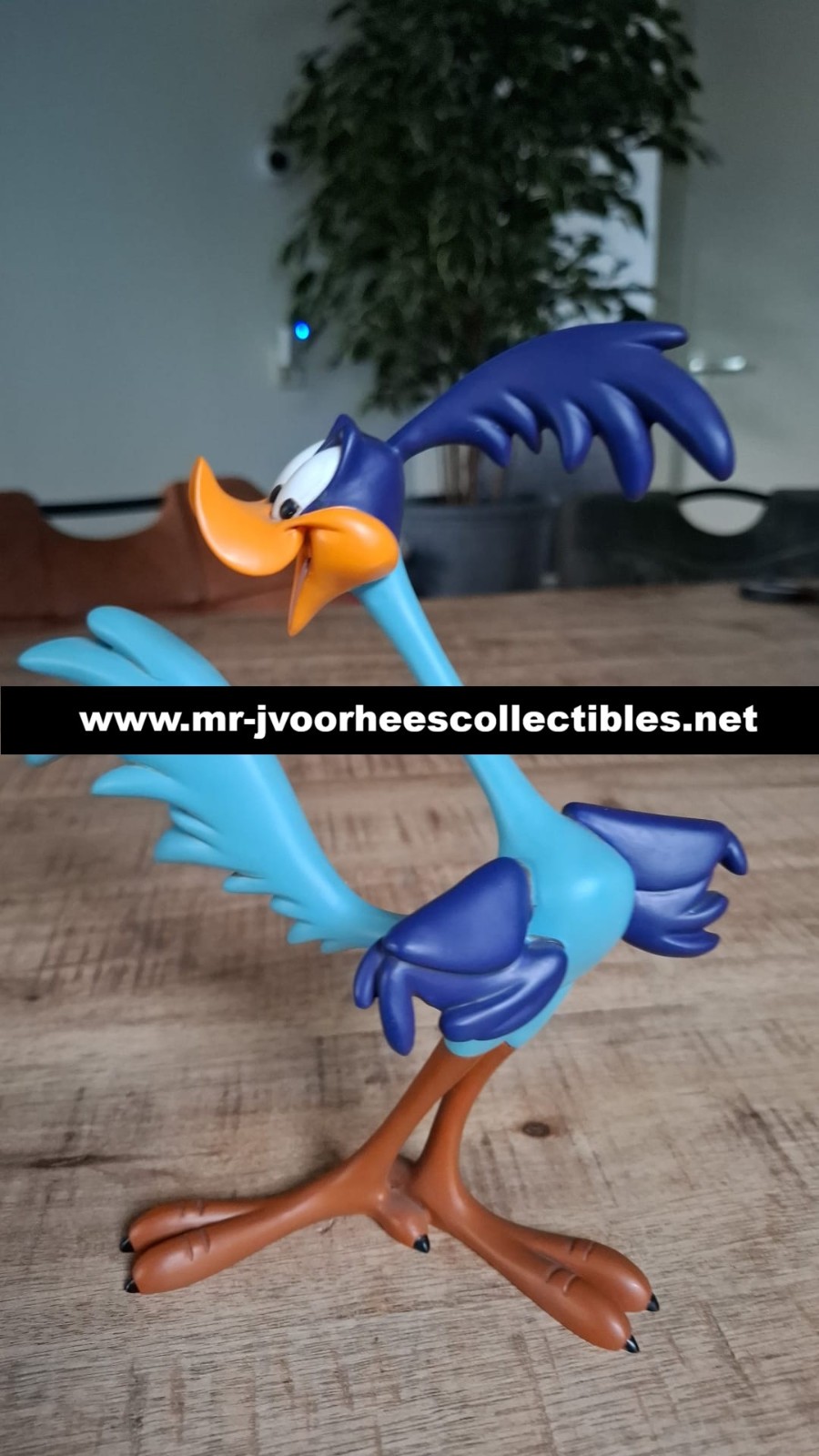 Extremely Rare Looney Tunes Road Runner Standing Classic Figurine Statue Extremely Rare Looney Tunes Road Runner Standing Classic Figurine Statue