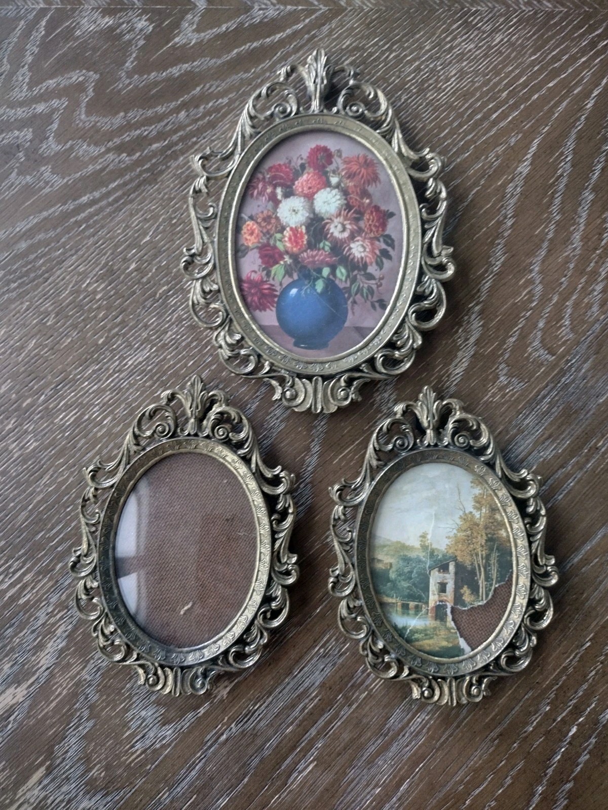 Vintage Set of 3 Ornate Oval Mini Gold Tone Metal Wall Frames Floral Made Italy Vintage Set of 3 Ornate Oval Mini Gold Tone Metal Wall Frames Floral Made Italy