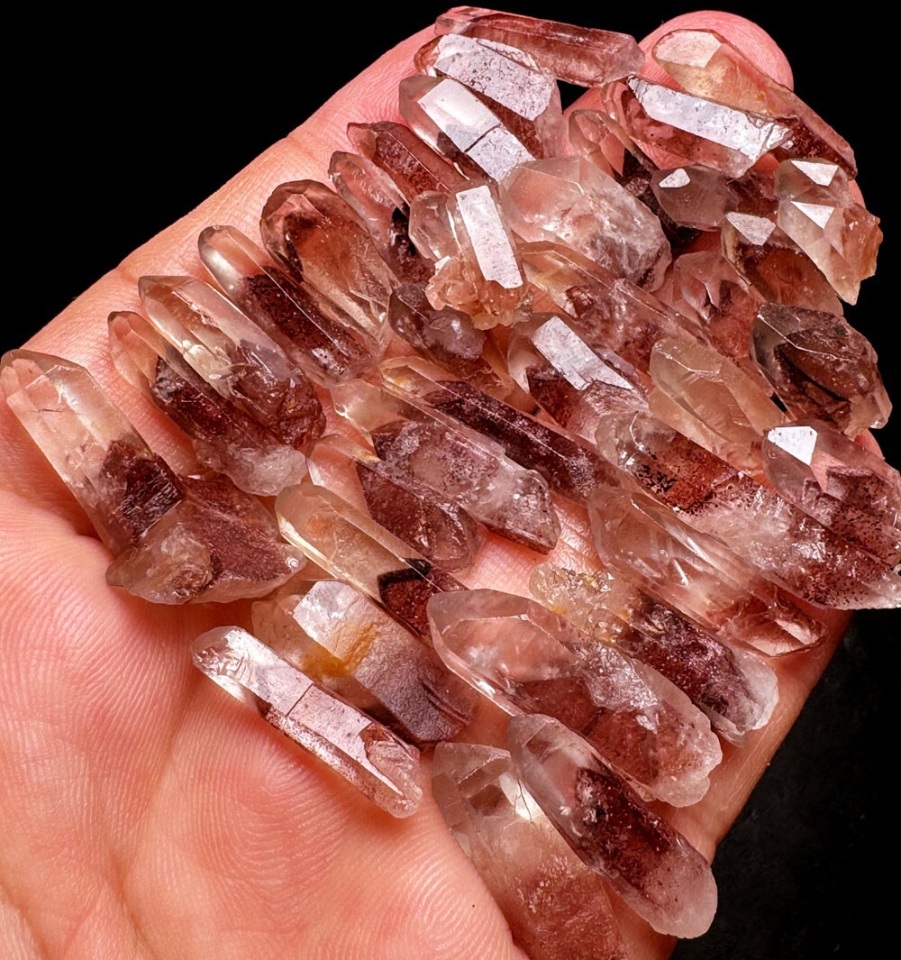 45g 37PCS Natural Phantom Red  Pyramid  Lemuria QUARTZ Crystal Point    s856