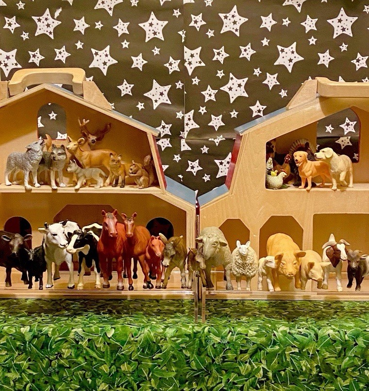 Schleich Animals AssortedFigurines Farm Cow Pig chicken Horse Toys Wood Barn 1 Schleich Animals AssortedFigurines Farm Cow Pig chicken Horse Toys Wood Barn 1