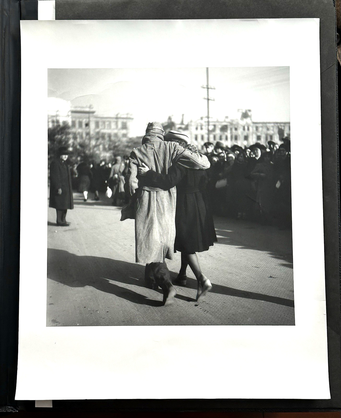SIGNED #’d SILVER GELATIN PHOTO 5/30 WW2 ERNST HAAS COUPLE VIENNA POST WAR 1947